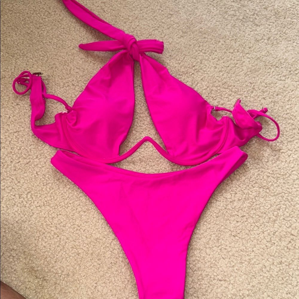 Womens Vibrant Pink 2 piece Bikini suit like new